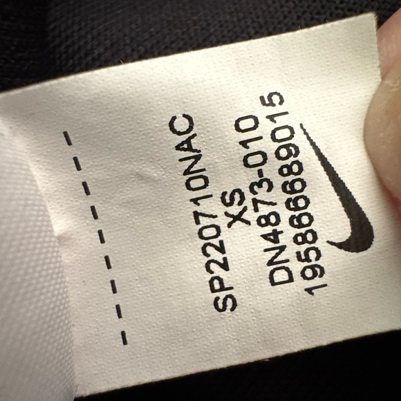 Nike Black Jacket with White Logo - Picture 10 of 12